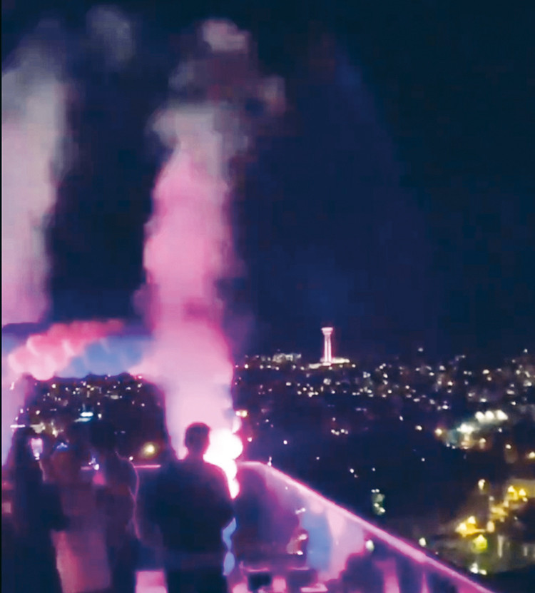 Yeni partimiz cinsiyet öğrenme... Bebek kız oldu Atakule pembe yandı