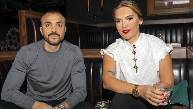 Demet Akalını çıldırtan yorum Bebeğinden utanmadığın belli Demet Akalını çıldırtan yorum Bebeğinden utanmadığın belli