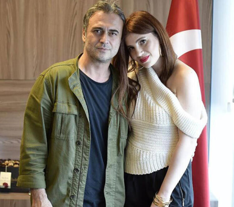 Son dakika magazin haber.... Kutsi, Sibel Ülker aşkı ortaya çıktı Sürpriz birliktelik Son dakika magazin haber.... Kutsi, Sibel Ülker aşkı ortaya çıktı Sürpriz birliktelik