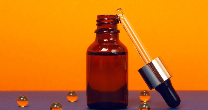 Retinol, ciltte hyaluronik asit ve kolajen miktarını artırıyor