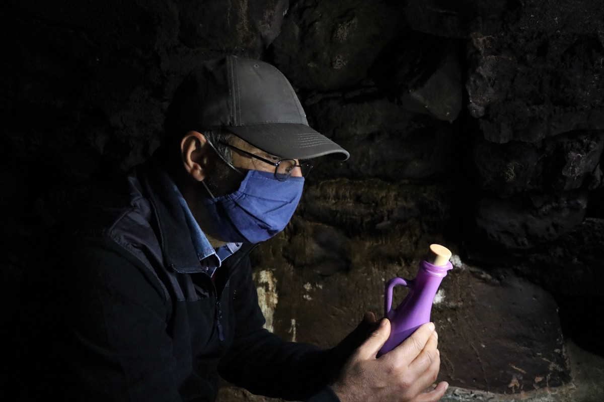 Son dakika haberler... Bu gelenek bir asırdır devam ediyor İsimlerini yazıp kuyuya atıyorlar...
