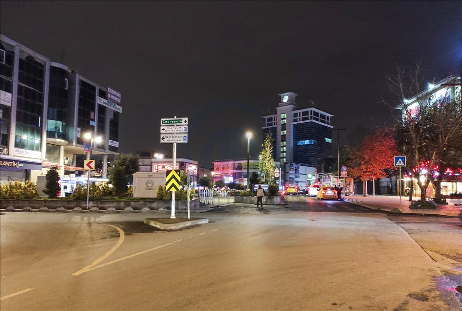 EVDE PARTİ YAPMALARINI HİÇ ÖNERMİYORUZ EVDE PARTİ YAPMALARINI HİÇ ÖNERMİYORUZ