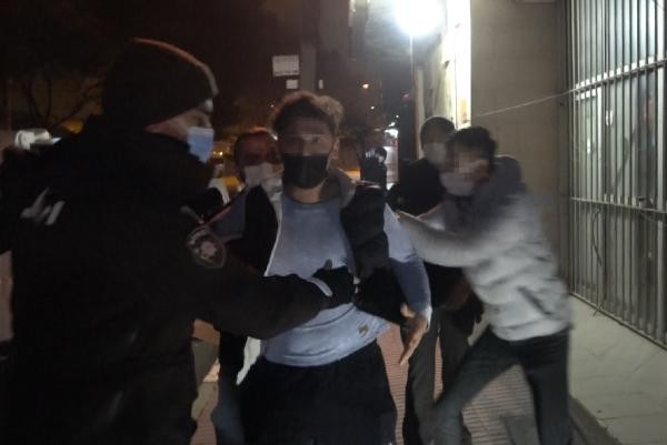 Son dakika... DHA muhabirine çirkin saldırı; kısıtlamayı ihlal eden boksör, gazetecinin burnunu kırdı