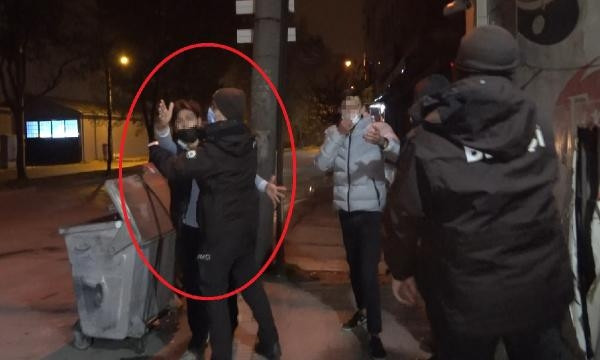 Son dakika... DHA muhabirine çirkin saldırı; kısıtlamayı ihlal eden boksör, gazetecinin burnunu kırdı