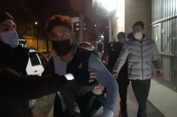 Son dakika... DHA muhabirine çirkin saldırı; kısıtlamayı ihlal eden boksör, gazetecinin burnunu kırdı