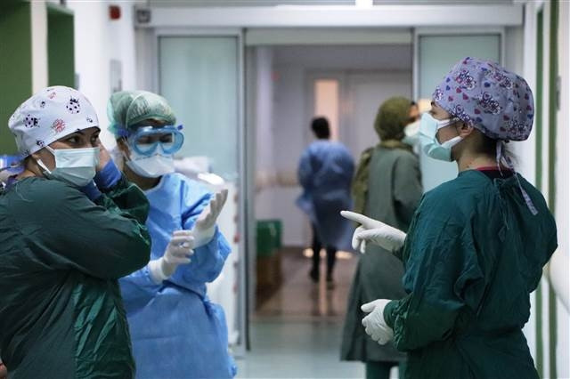 Son dakika haberler: Yoğun bakım hemşiresi bu sözlerle uyardı.. Koronavirüs hastalarının son sözlerini böyle anlattı..  Ağlatan istekler