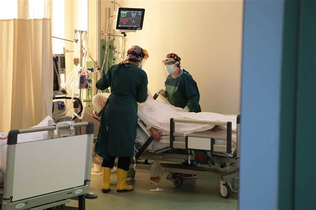 YÜRÜYEREK GELEN HASTALARIN 10 GÜN SONRA ÖLÜM HABERİNİ VERİYORUZ