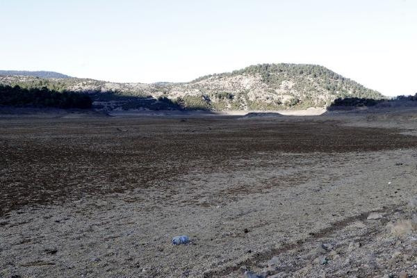Çanakkalede baraj boşaldı, su kullanımıyla ilgili yasaklar geldi