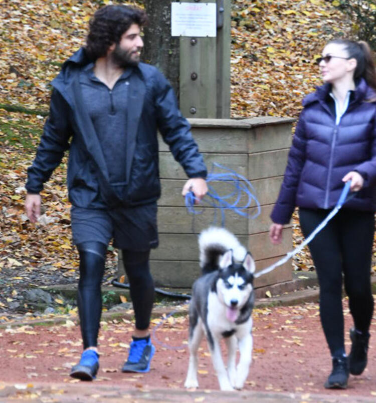 Oyuncu Burcu Özberk, Murat Kazancıoğlu aşkı belgelendi
