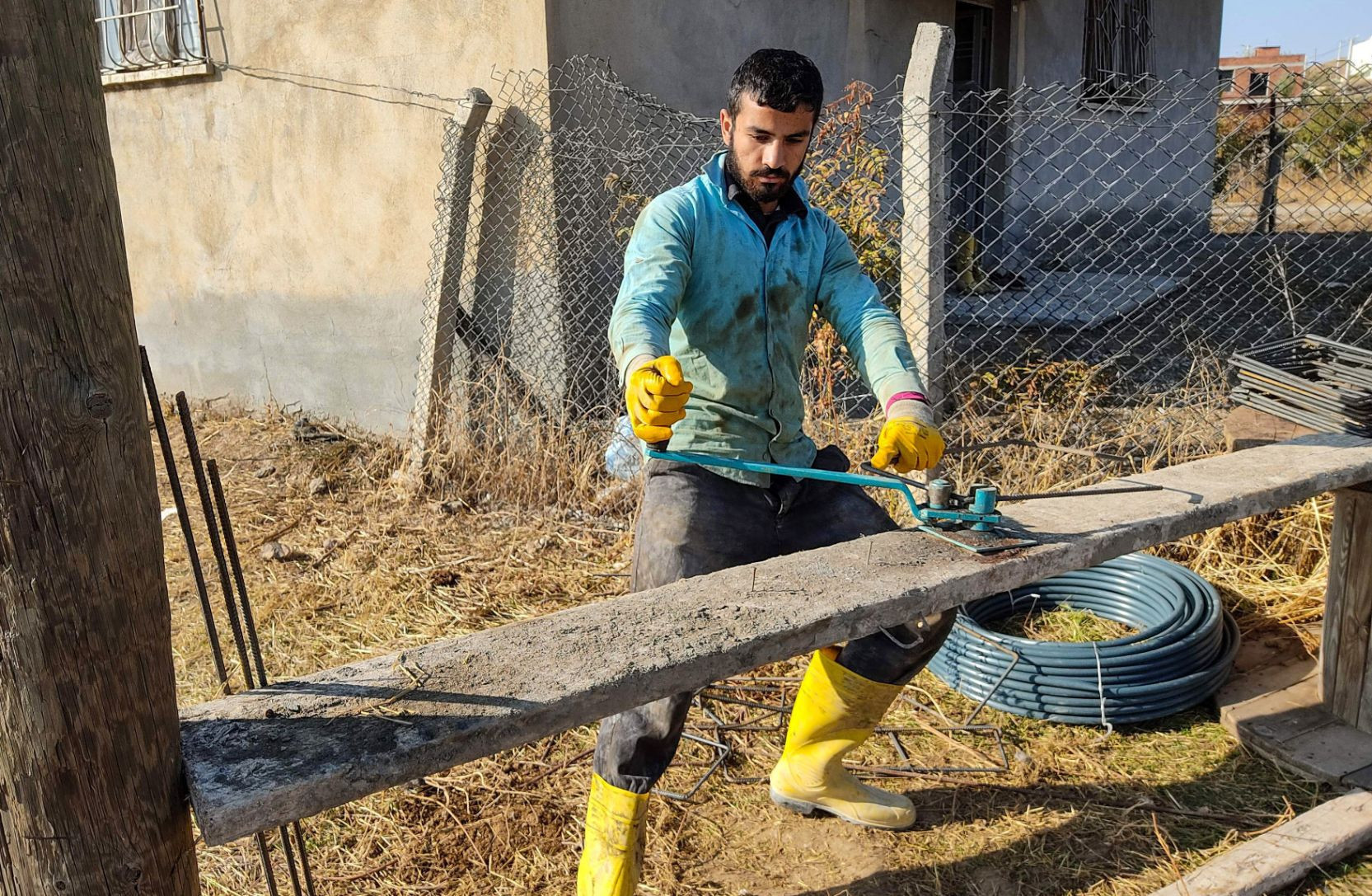 Avrupa şampiyonu milli sporcu, inşaatta çalışıyor...