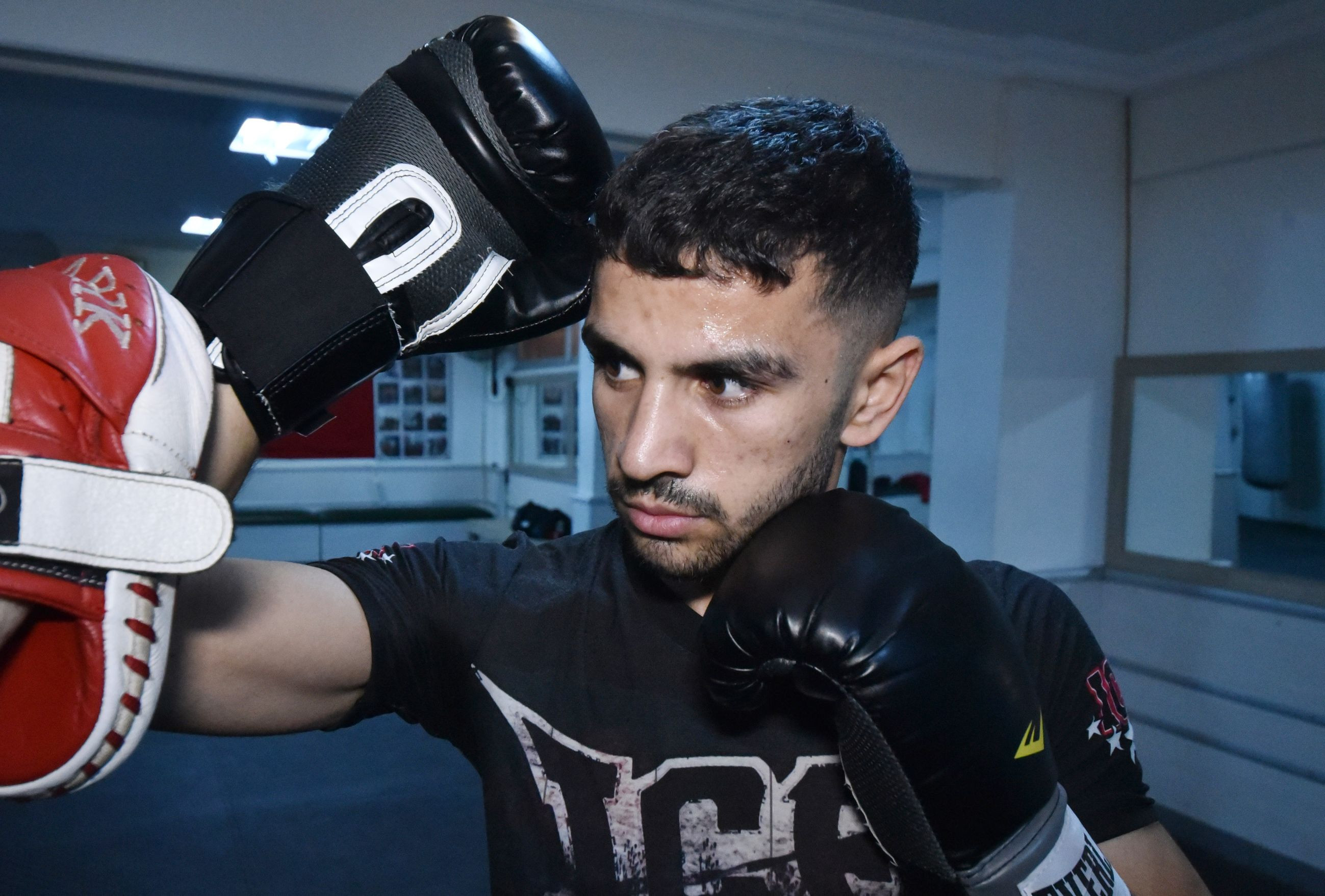 Avrupa şampiyonu milli sporcu, inşaatta çalışıyor...