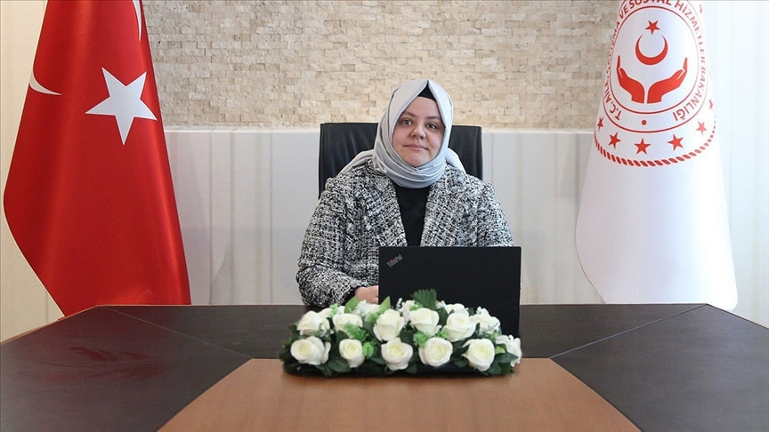Bakanı Zehra Zümrüt Selçuk: SGK olarak halen 19 ayrı teşvik ve destek programını yürütüyoruz. Bakanı Zehra Zümrüt Selçuk: SGK olarak halen 19 ayrı teşvik ve destek programını yürütüyoruz.