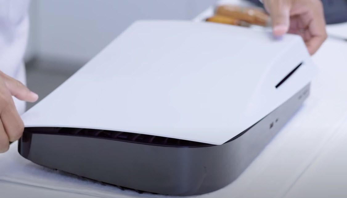 PlayStation 5 parçalarına ayrıldı İçinden bakın neler çıktı