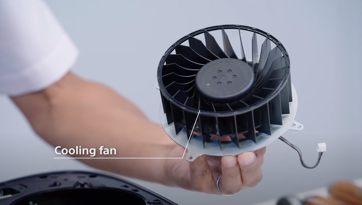 PlayStation 5 parçalarına ayrıldı İçinden bakın neler çıktı