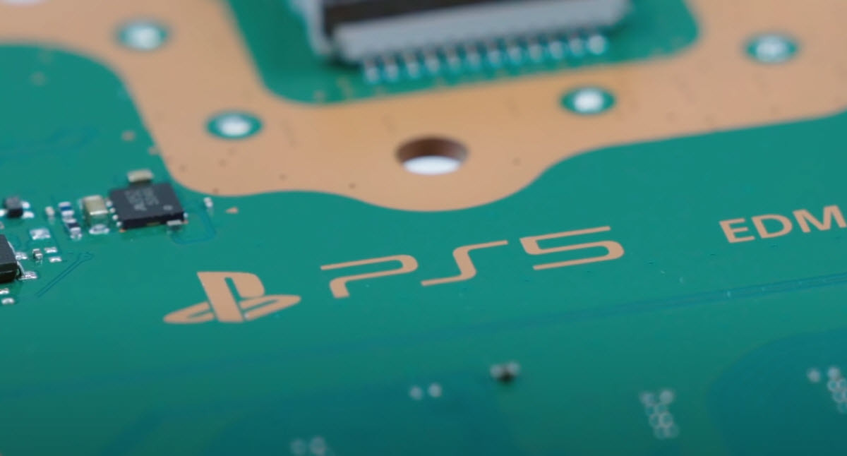 PlayStation 5 parçalarına ayrıldı İçinden bakın neler çıktı