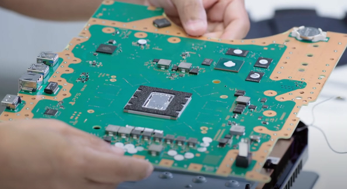 PlayStation 5 parçalarına ayrıldı İçinden bakın neler çıktı