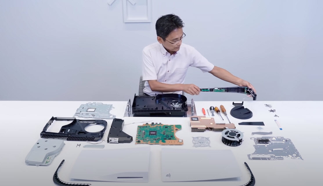 PlayStation 5 parçalarına ayrıldı İçinden bakın neler çıktı