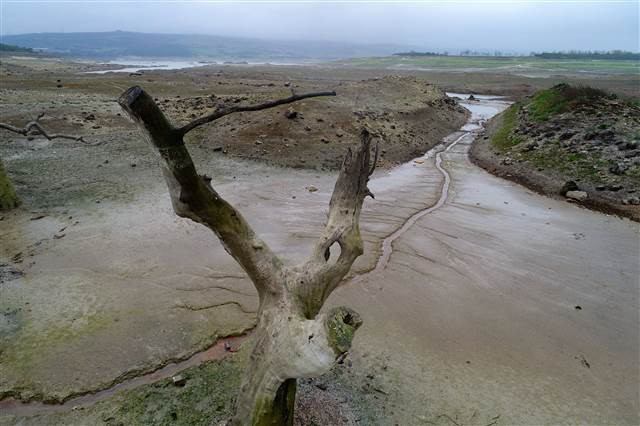 Sazlıdere Barajı’nda korkutan manzara