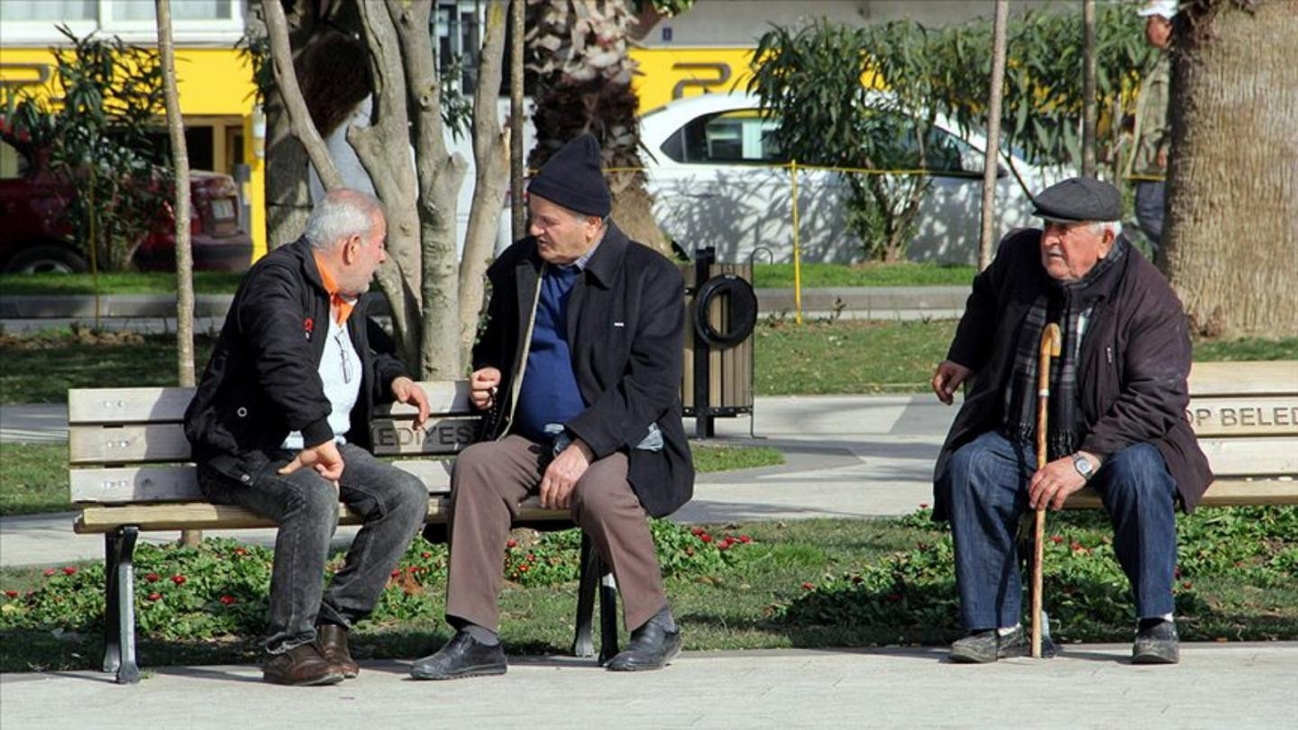 65 yaş ve üstü sokağa çıkma yasağı hangi saatler arasında 65 yaş üstü market ve bakkala gidebiliyor mu İşte o saatler