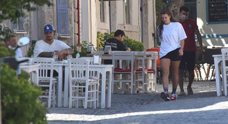 YAŞI ÇOK KÜÇÜK