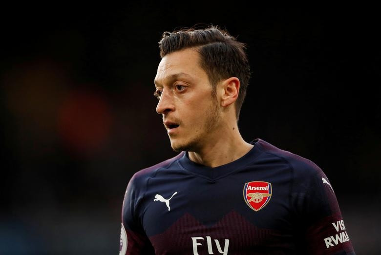 MESUT ÖZİL - ARSENAL