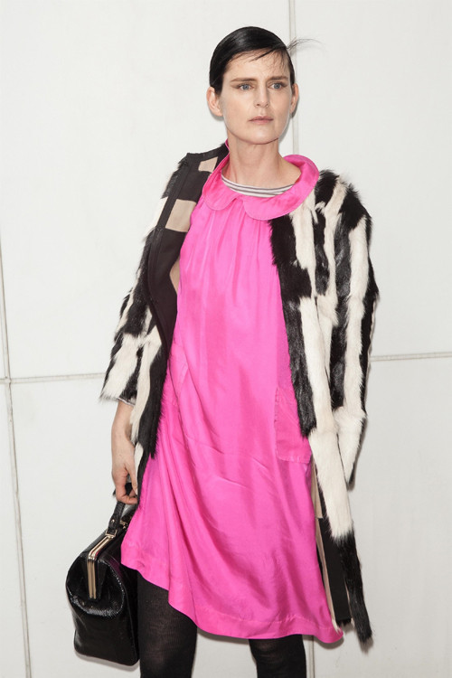 Moda dünyasının acı günü: Ünlü model evinde ölü bulundu