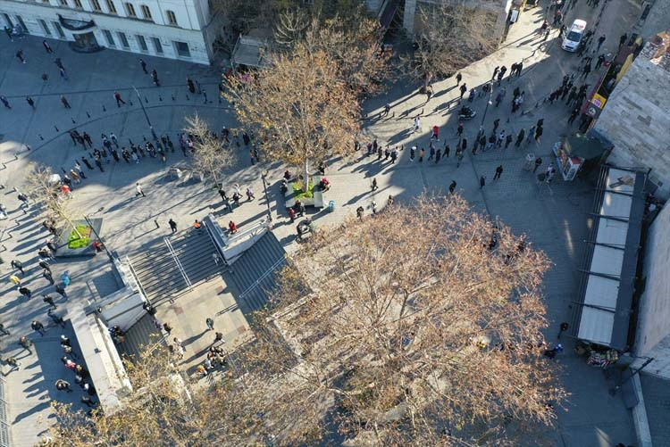 Nimet Abla Gişesi önünde sonu gelmeyen kuyruk