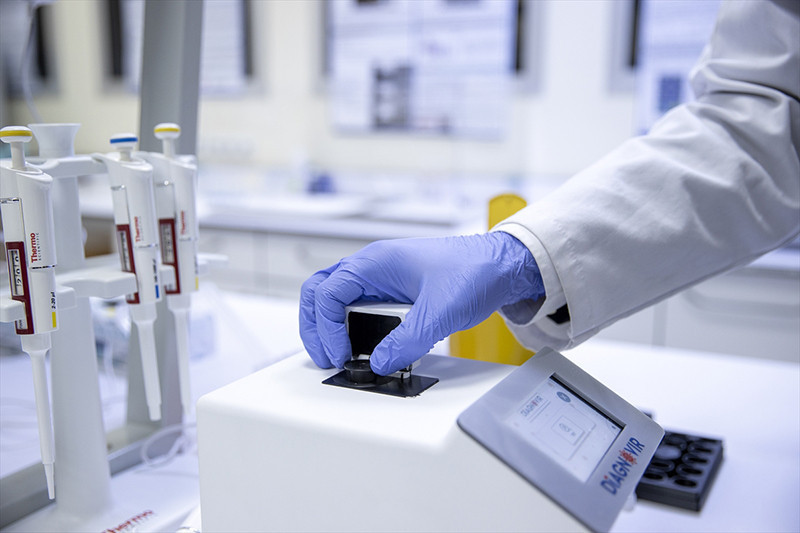 Türk bilim insanlarından koronavirüs teşhisini 10 saniyeye düşüren sistem