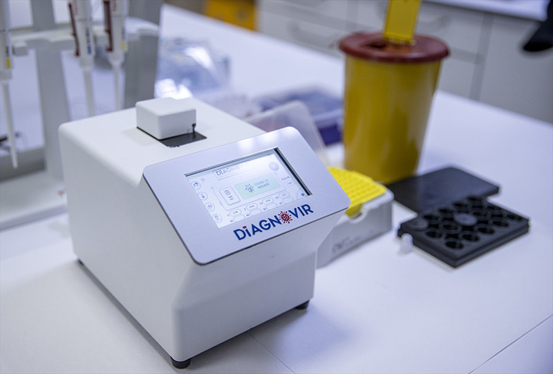 Türk bilim insanlarından koronavirüs teşhisini 10 saniyeye düşüren sistem