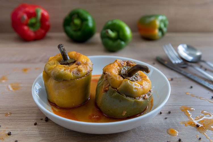 Zeytinyağlı bulgurlu biber dolması tarifi