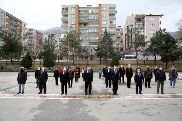 Milli Eğitim Bakanı Selçuk, çağrı yapmıştı 81 ilde bayrak töreni yapıldı