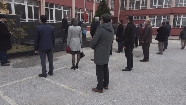 Milli Eğitim Bakanı Selçuk, çağrı yapmıştı 81 ilde bayrak töreni yapıldı