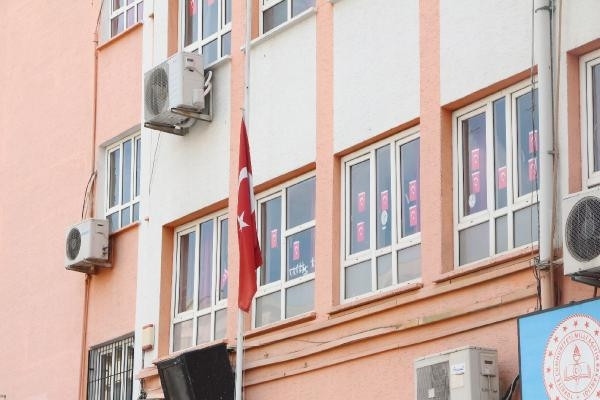 Milli Eğitim Bakanı Selçuk, çağrı yapmıştı 81 ilde bayrak töreni yapıldı