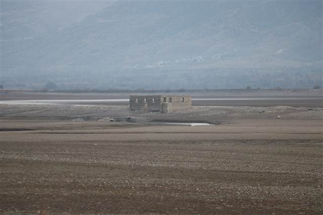 Kılıçkaya Barajından geriye nehir yatağı kaldı