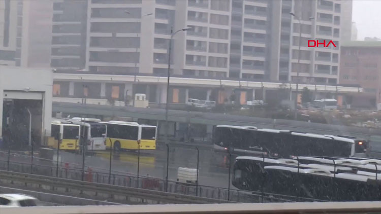 İstanbul beyaza büründü