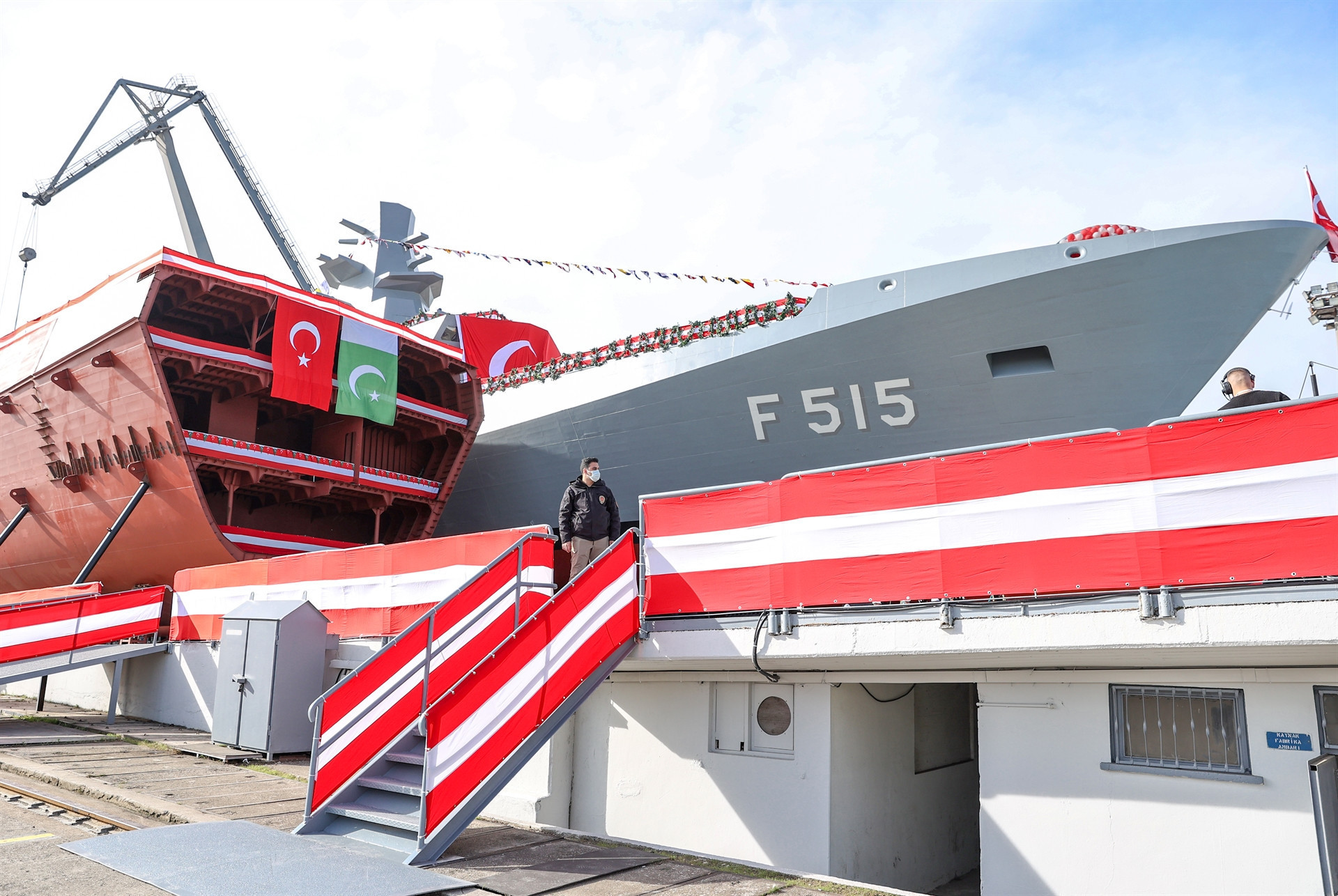 Cumhurbaşkanı Erdoğan, F-515 Fırkateyninin denize indiriliş törenine katıldı