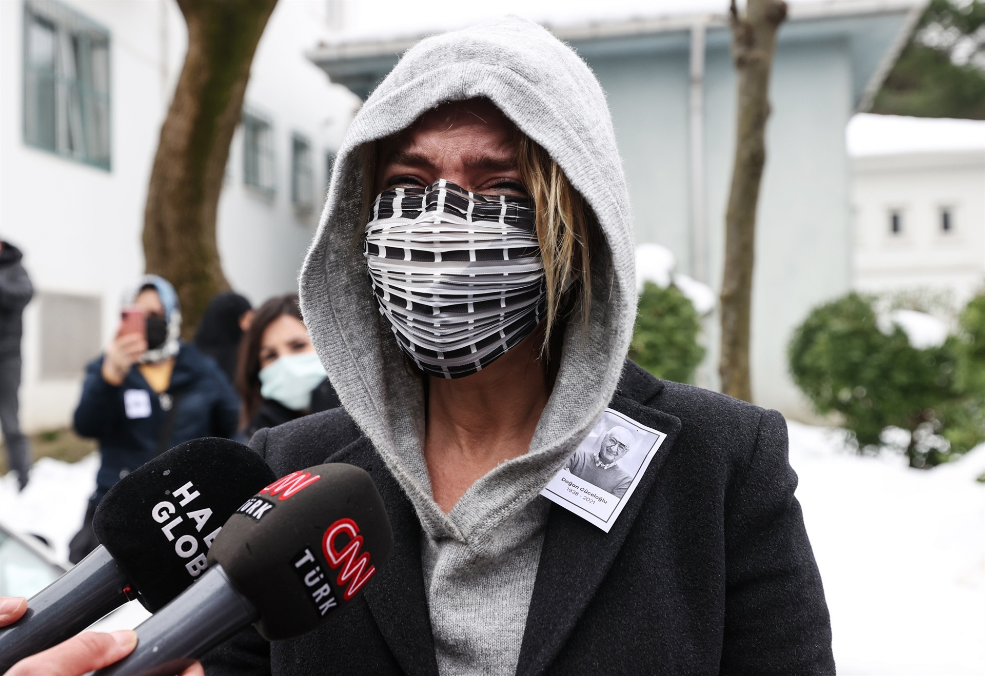 Ünlü psikolog ve yazar Prof. Dr. Cüceloğluna gözyaşlarıyla veda