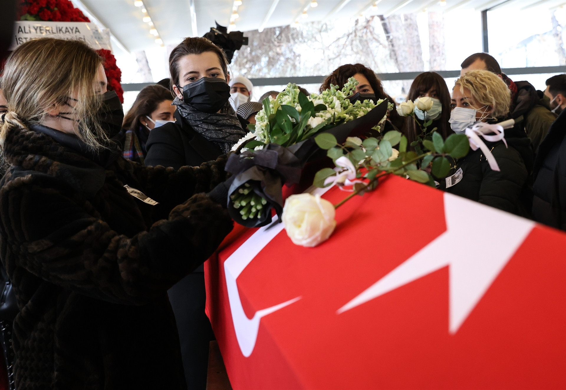 Ünlü psikolog ve yazar Prof. Dr. Cüceloğluna gözyaşlarıyla veda