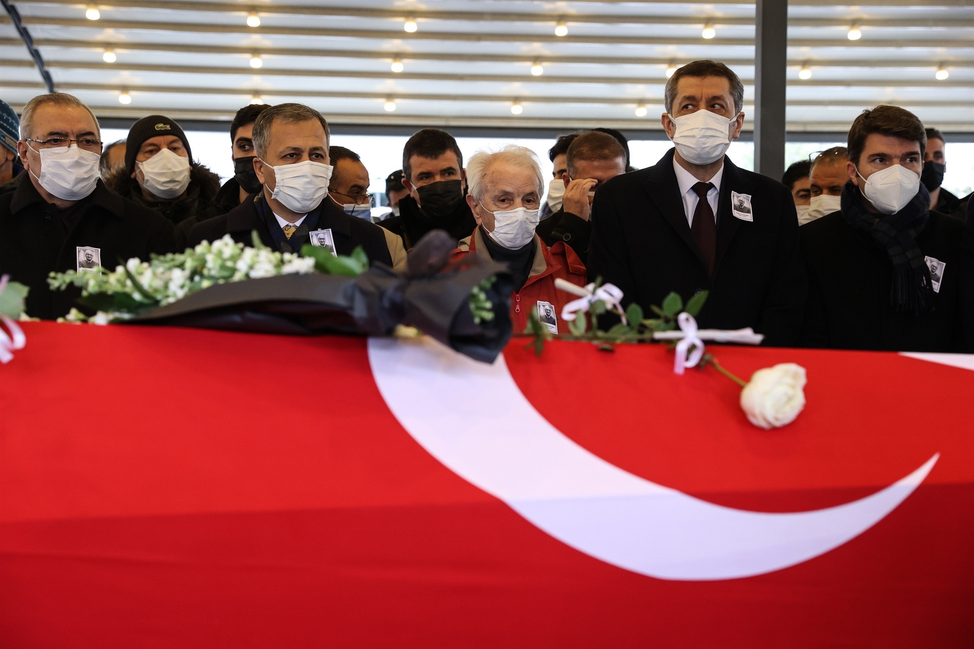 Ünlü psikolog ve yazar Prof. Dr. Cüceloğluna gözyaşlarıyla veda