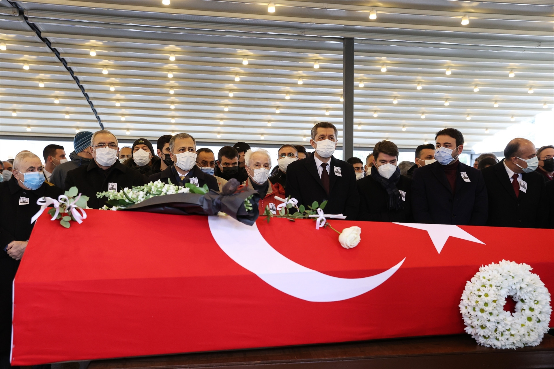 Ünlü psikolog ve yazar Prof. Dr. Cüceloğluna gözyaşlarıyla veda