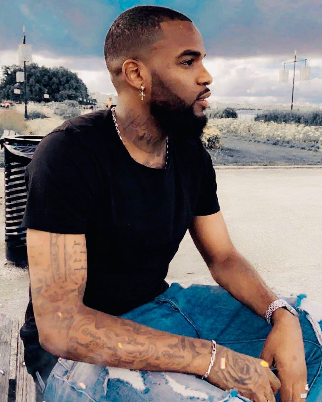 YÖNETİMİN ENDİŞELERİ VAR AMA... YÖNETİMİN ENDİŞELERİ VAR AMA...