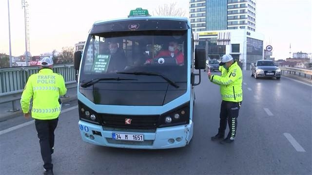Sokağa çıkma yasağı devam eden yüksek ve çok yüksek risk grubundaki illerde 65 yaş ve üzeri ile 20 yaş altı için şehirlerarası seyahat izinleri nasıl olacak
