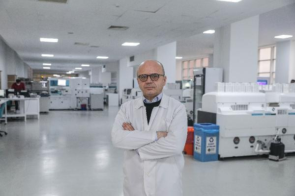 İstanbulun en büyük koronavirüs merkezi Uz. Dr. Cemal Kazezoğlundan umut veren sözler