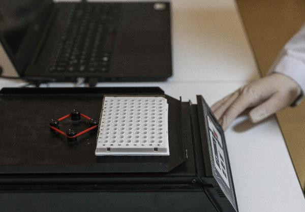 İstanbulun en büyük koronavirüs merkezi Uz. Dr. Cemal Kazezoğlundan umut veren sözler