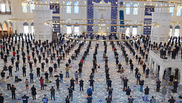 Tesbih namazı kaç rekat, nasıl kılınır Adım adım tesbih namazının kılınışı
