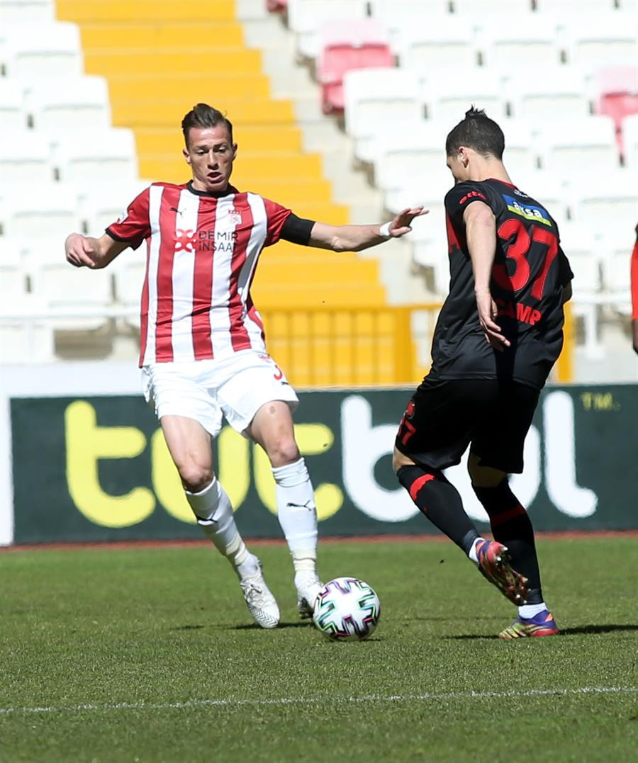 Demir Grup Sivasspor 1-0 Fatih Karagümrük maçı fotoğrafları