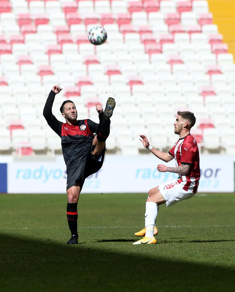 Demir Grup Sivasspor 1-0 Fatih Karagümrük maçı fotoğrafları