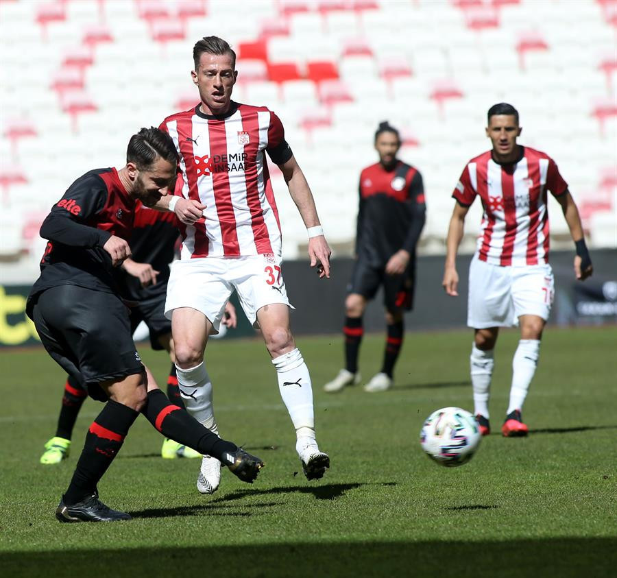 Demir Grup Sivasspor 1-0 Fatih Karagümrük maçı fotoğrafları