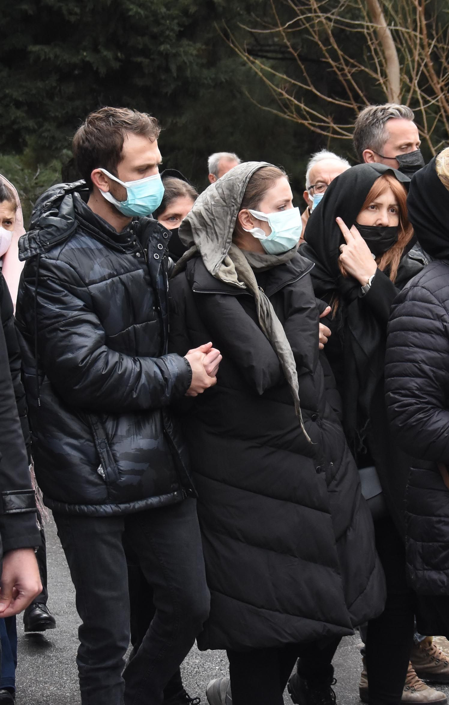 Efsane futbolcu Erhan Önal, İzmirde toprağa verildi