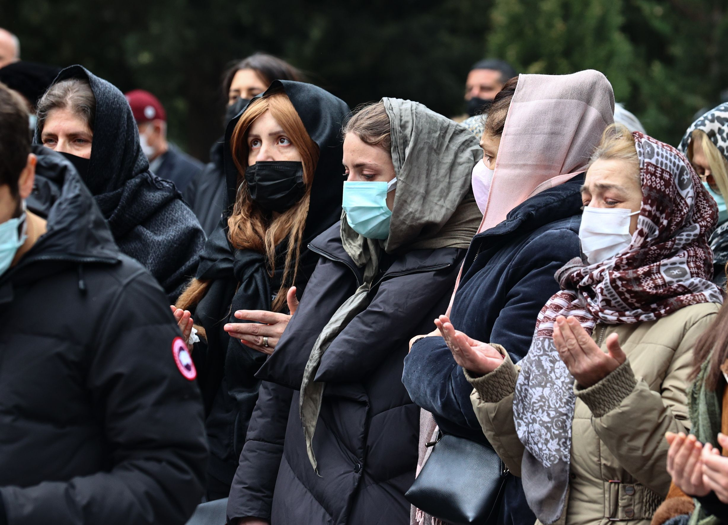 Efsane futbolcu Erhan Önal, İzmirde toprağa verildi